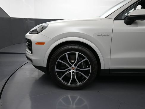 Certified 2026 Porsche Cayenne E-Hybrid AWD/4WD image 12