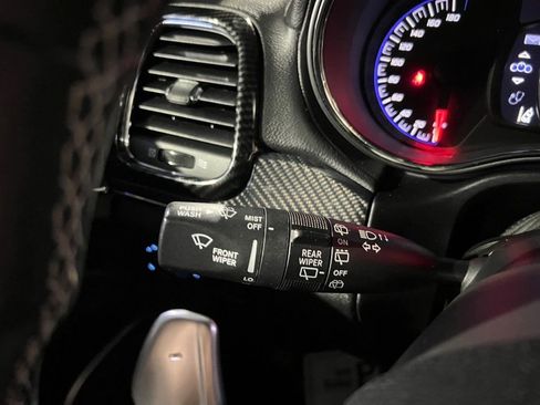 Used 2017 Jeep Grand Cherokee SRT image 38