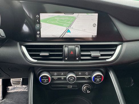 Used 2022 Alfa Romeo Giulia Veloce image 25