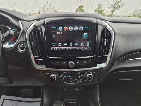 Used 2018 Chevrolet Traverse Premier w/ Driver Confidence II Package FWD image 29