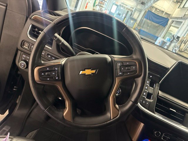 Used 2023 Chevrolet Suburban High Country w/ Advanced Technology Package AWD/4WD image 15