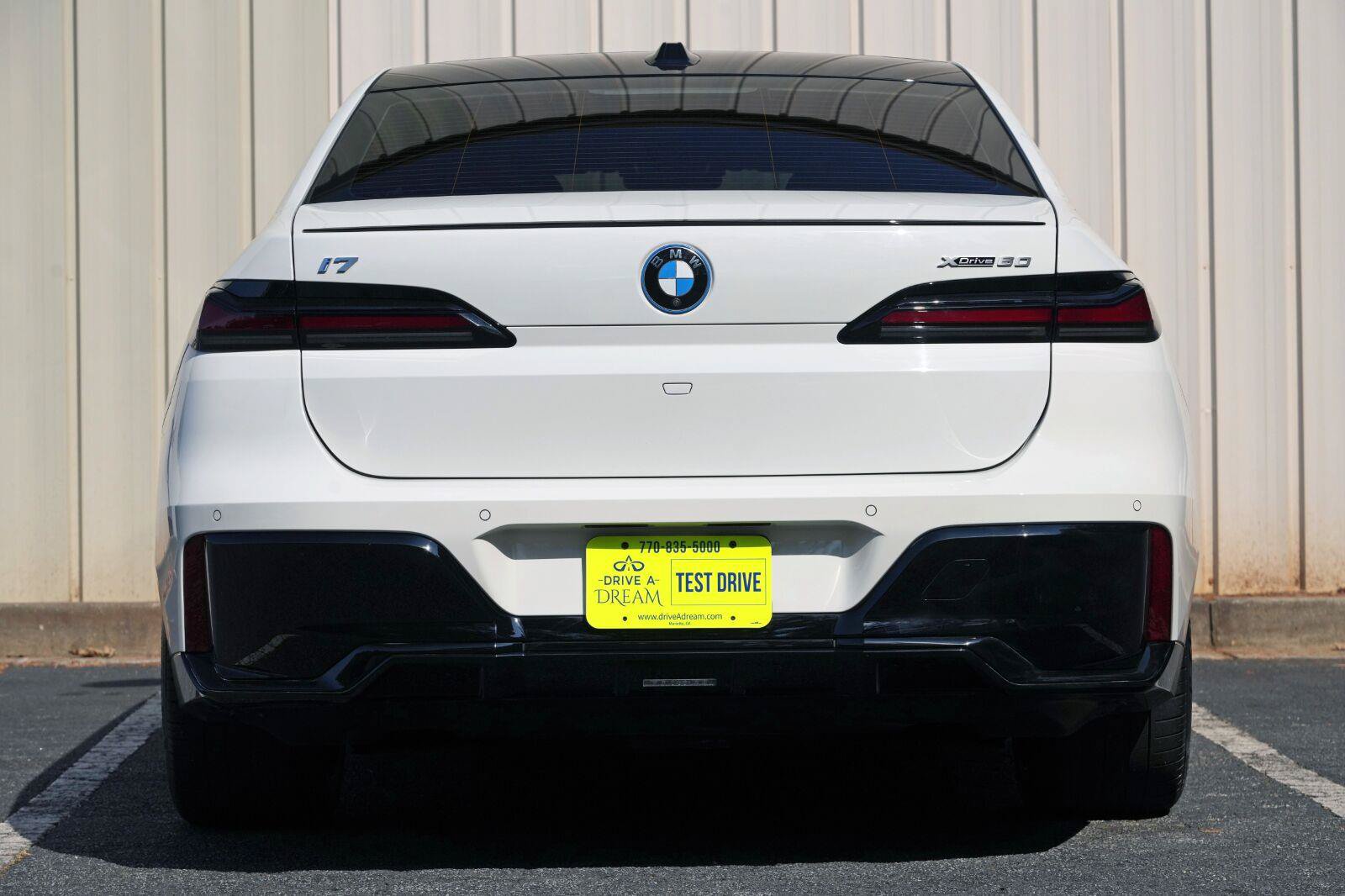 Used 2024 BMW i7 xDrive60 AWD/4WD image 11