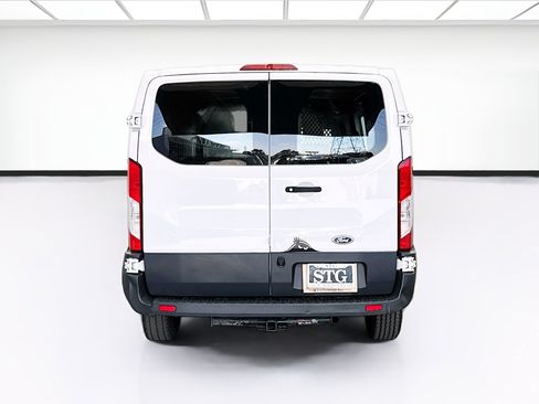Used 2018 Ford Transit 250 130 Low Roof w/ Exterior Upgrade Package RWD image 5