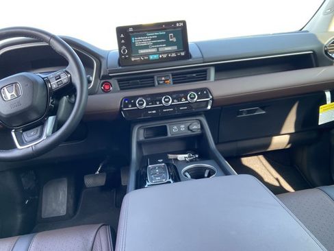 Used 2025 Honda Pilot Elite image 15