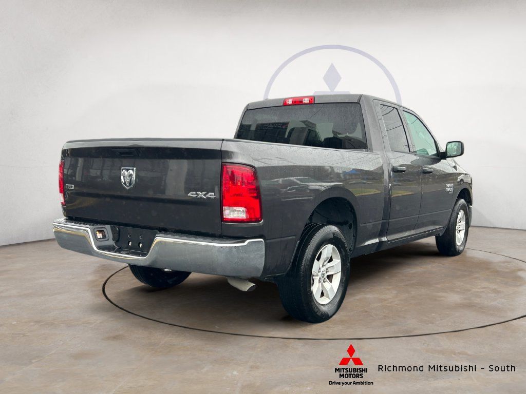 Used 2024 RAM 1500 Classic SLT AWD/4WD image 3