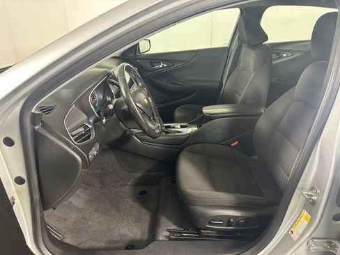 Used 2018 Chevrolet Malibu LT FWD image 11