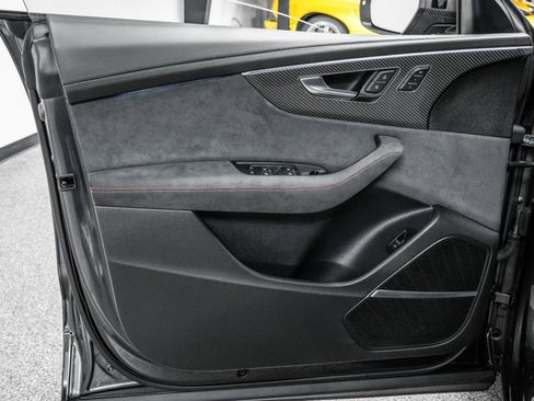 Used 2025 Audi RS Q8 performance image 39