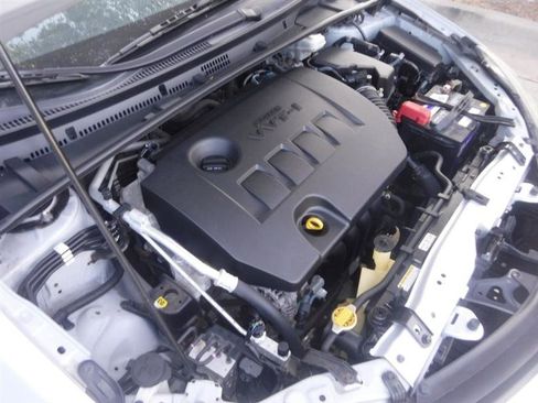 Used 2014 Toyota Corolla LE image 21