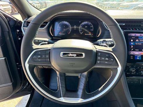 New 2025 Jeep Grand Cherokee Limited image 16