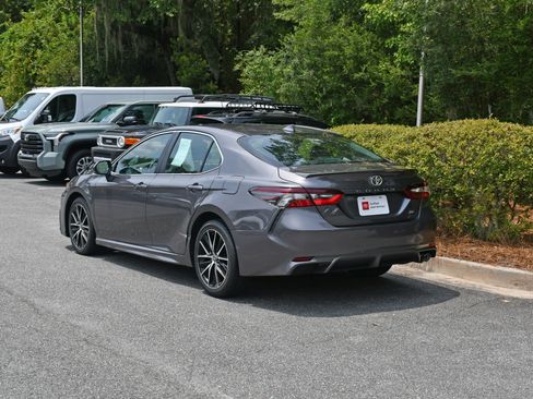 Certified 2023 Toyota Camry SE FWD image 3