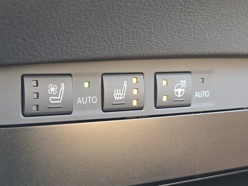 Certified 2025 Lexus ES 300h w/ Premium Package image 11