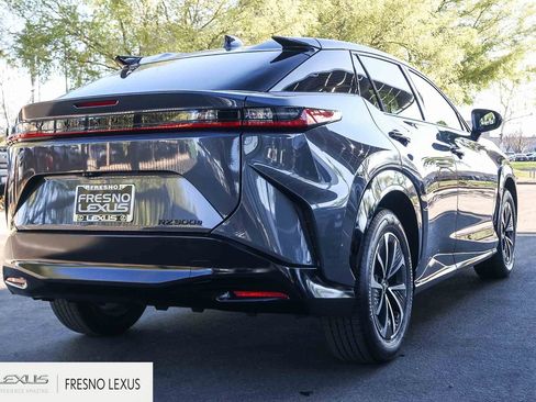 Used 2025 Lexus RZ 300e image 6