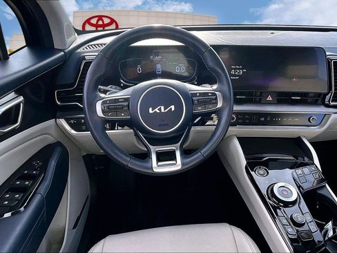 Used 2024 Kia Sportage EX image 5