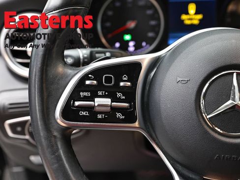 Used 2021 Mercedes-Benz GLC 300 4MATIC w/ Multimedia Package image 15