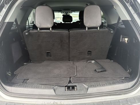 Used 2021 Ford Explorer Limited w/ Equipment Group 301A RWD image 24