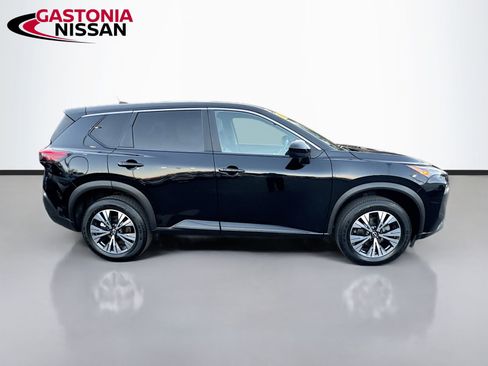 Used 2023 Nissan Rogue SV image 10