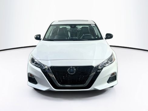 Used 2021 Nissan Altima 2.5 SR w/ SR Premium Package AWD/4WD image 2