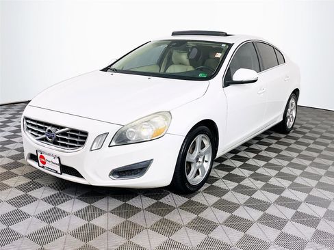 Used 2012 Volvo S60 T5 image 3