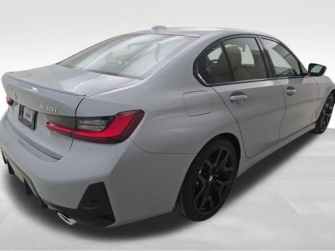 New 2026 BMW 330i xDrive Sedan w/ M Sport Package AWD/4WD image 9