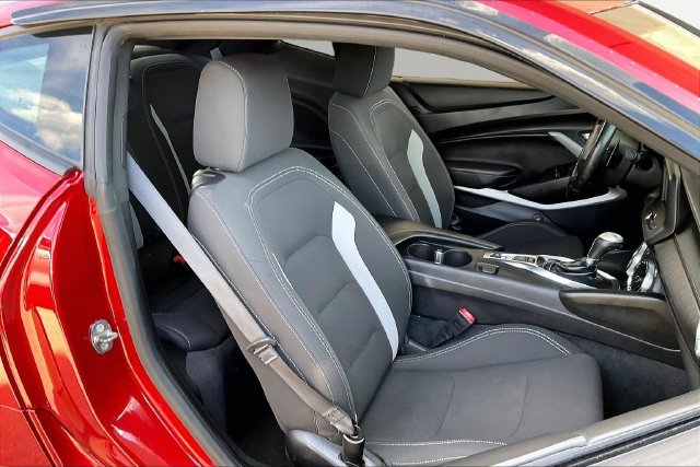 Used 2018 Chevrolet Camaro LT RWD image 19