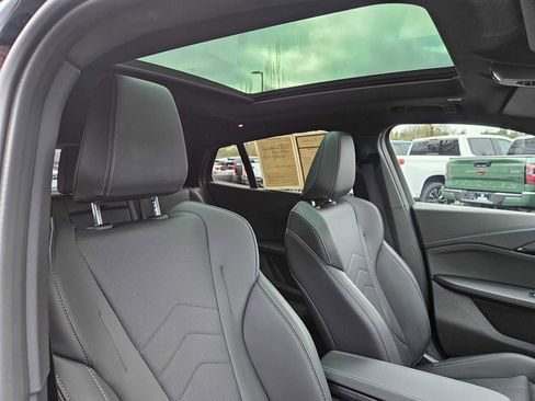 Used 2025 BMW X2 xDrive28i w/ Premium Package image 13