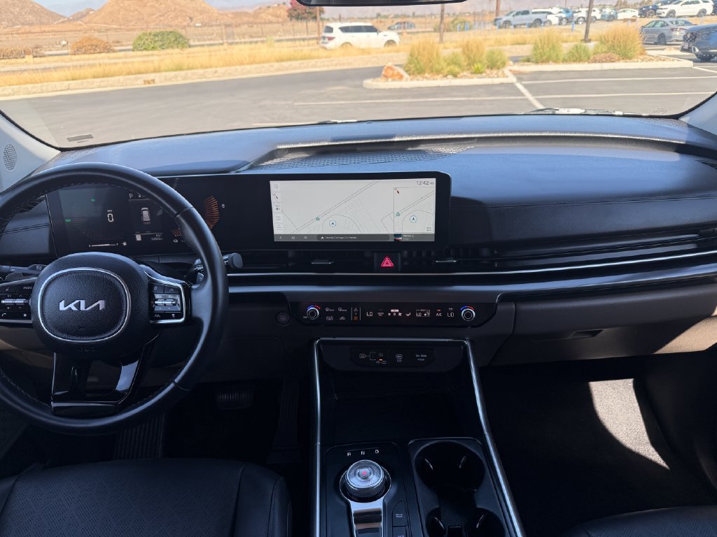 Used 2026 Kia Carnival LXS FWD image 16