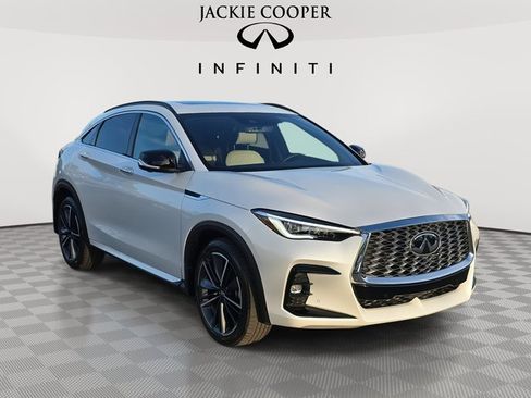 Certified 2025 INFINITI QX55 Essential image 3