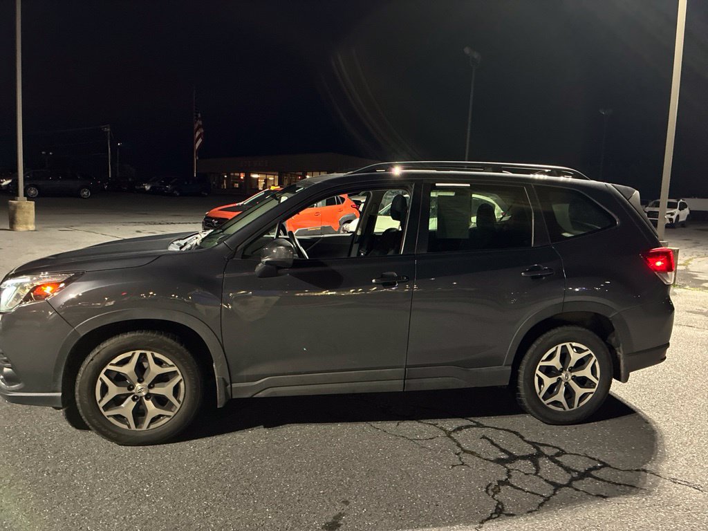 Certified 2024 Subaru Forester Premium AWD/4WD image 1