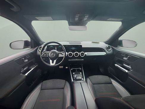 Used 2022 Mercedes-Benz GLB 250 4MATIC w/ AMG Line image 16