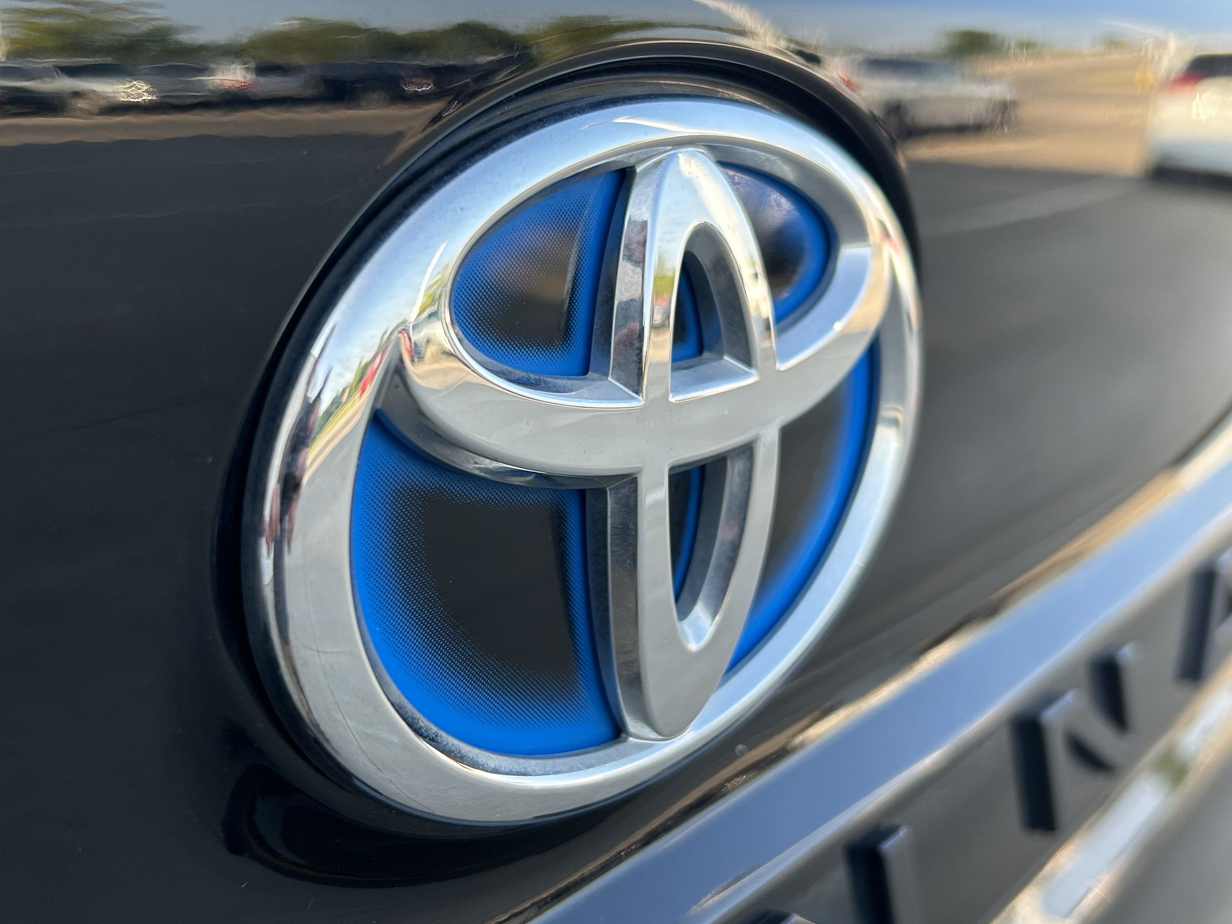 Certified 2025 Toyota Sienna XLE FWD image 7
