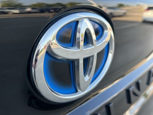 Used 2025 Toyota Sienna XLE FWD image 7