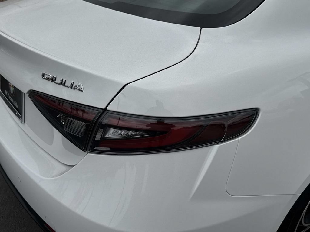 New 2026 Alfa Romeo Giulia w/ Driving Assist Package RWD image 29