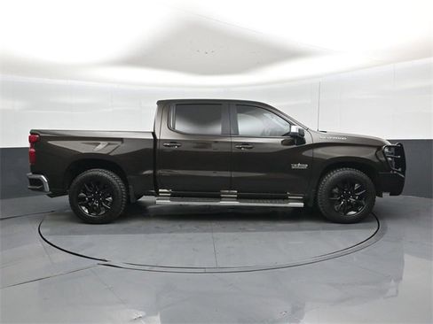 Used 2019 Chevrolet Silverado 1500 LT w/ Texas Edition image 2