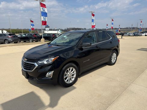 Used 2021 Chevrolet Equinox LT image 1