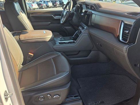 Certified 2025 GMC Sierra 3500 Denali w/ Denali Reserve Package image 39