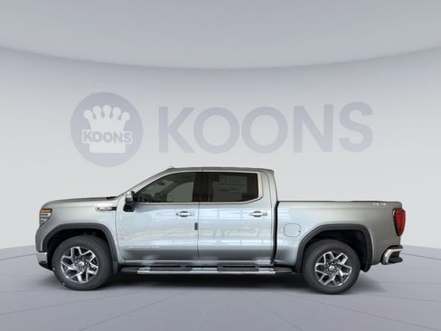 New 2026 GMC Sierra 1500 SLT image 2