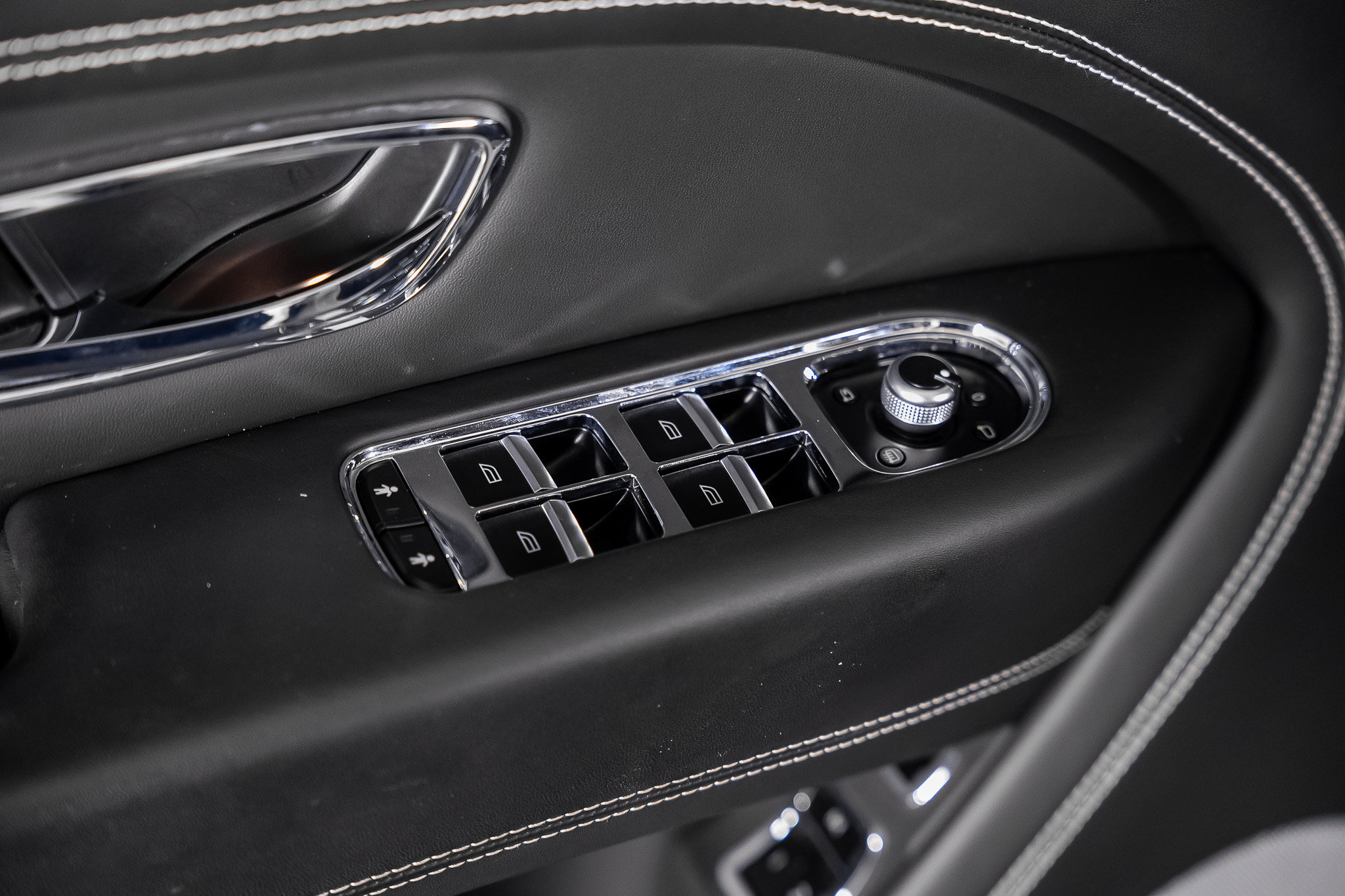 Used 2022 Bentley Bentayga AWD/4WD image 57