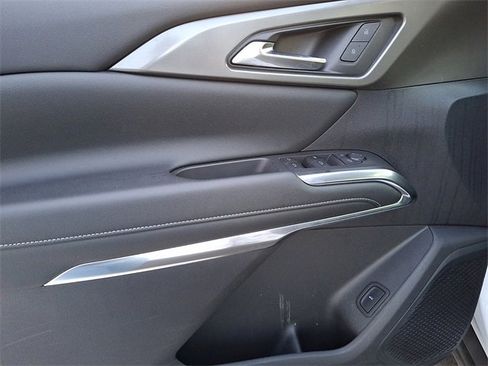 Used 2024 Chevrolet Traverse LT image 13