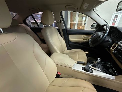 Used 2017 BMW 320i Sedan image 26