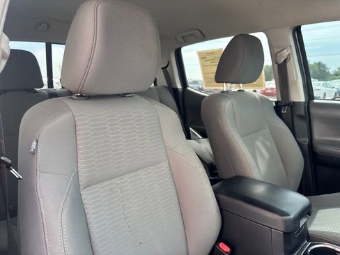 Used 2017 Toyota Tacoma SR5 w/ Tow Package image 16