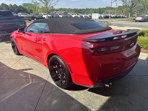 Used 2018 Chevrolet Camaro SS RWD image 9