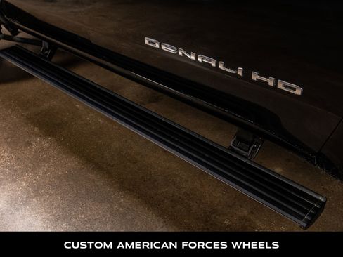 Used 2024 GMC Sierra 2500 Denali Ultimate image 12