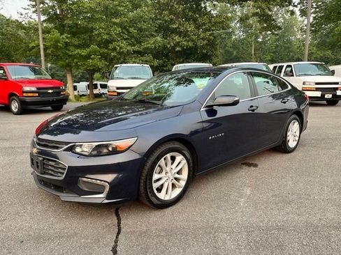 Used 2016 Chevrolet Malibu LT FWD image 2