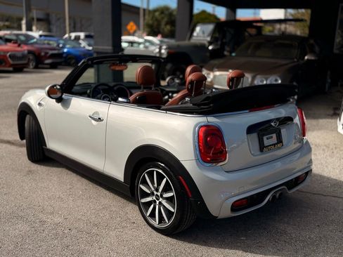 Used 2018 MINI Cooper S image 4