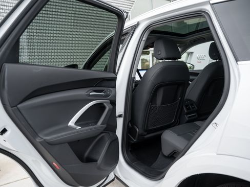 Certified 2025 Audi Q5 Premium w/ Convenience Package AWD/4WD image 14