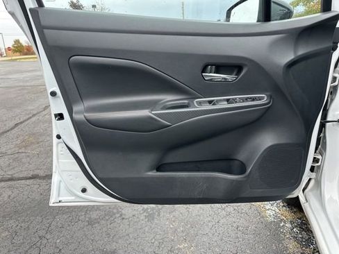 Used 2024 Nissan Versa SR image 19