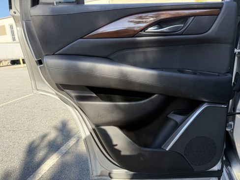 Used 2016 Cadillac Escalade 2WD image 45