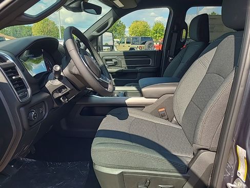 New 2026 RAM 2500 Big Horn AWD/4WD image 11