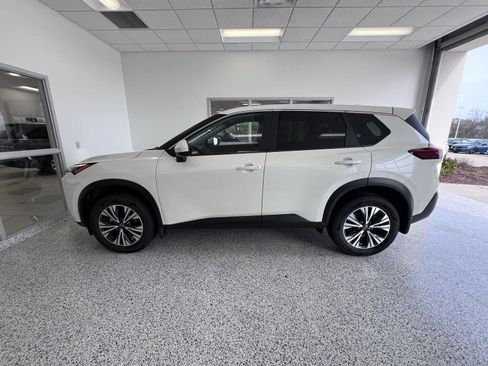 Used 2023 Nissan Rogue SV image 13