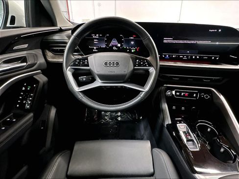 Used 2025 Audi Q5 Premium w/ Premium Plus AWD/4WD image 8